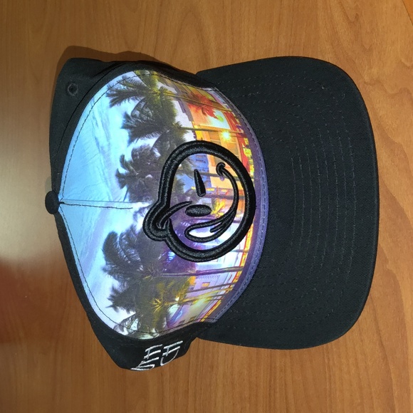 New Era 9FIFTY YUMS South Beach Embroidered Snapback Hat OSFM - Picture 1 of 12